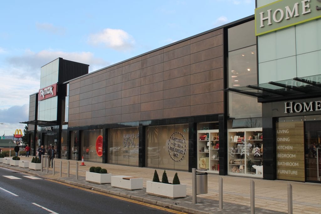 Fort Kinnaird Shopping Centre, Edinburgh TI Dynamic Facades